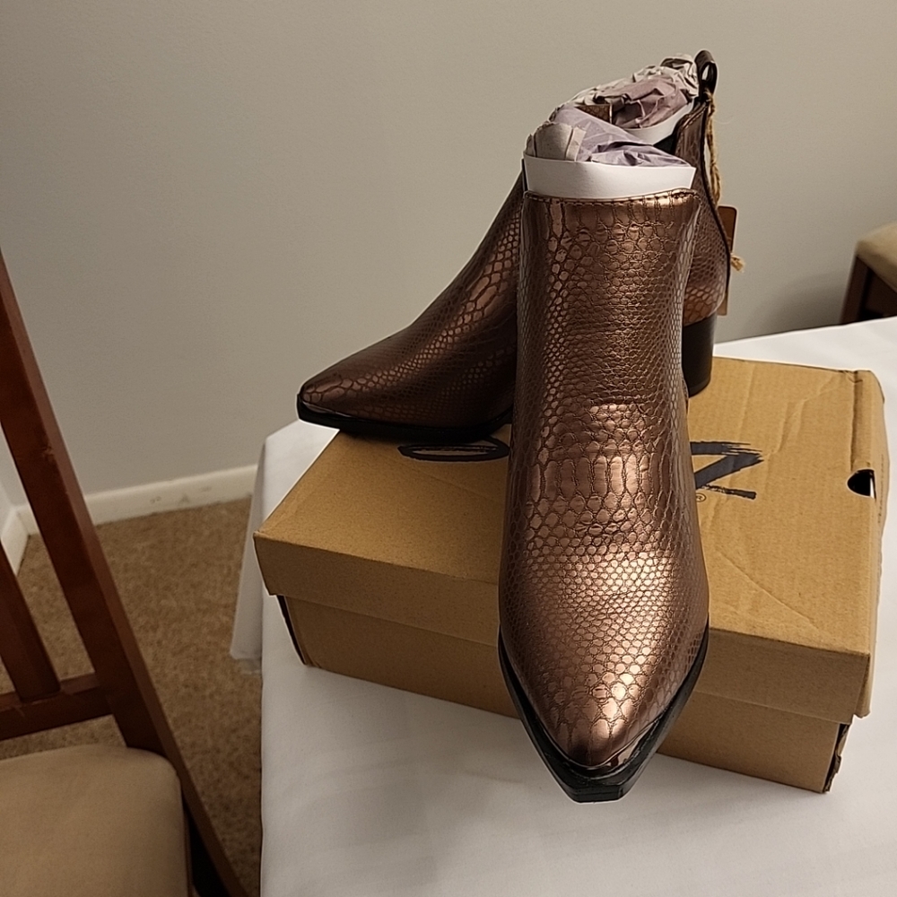 Seven7 brand Copper Toned Boots US size 6